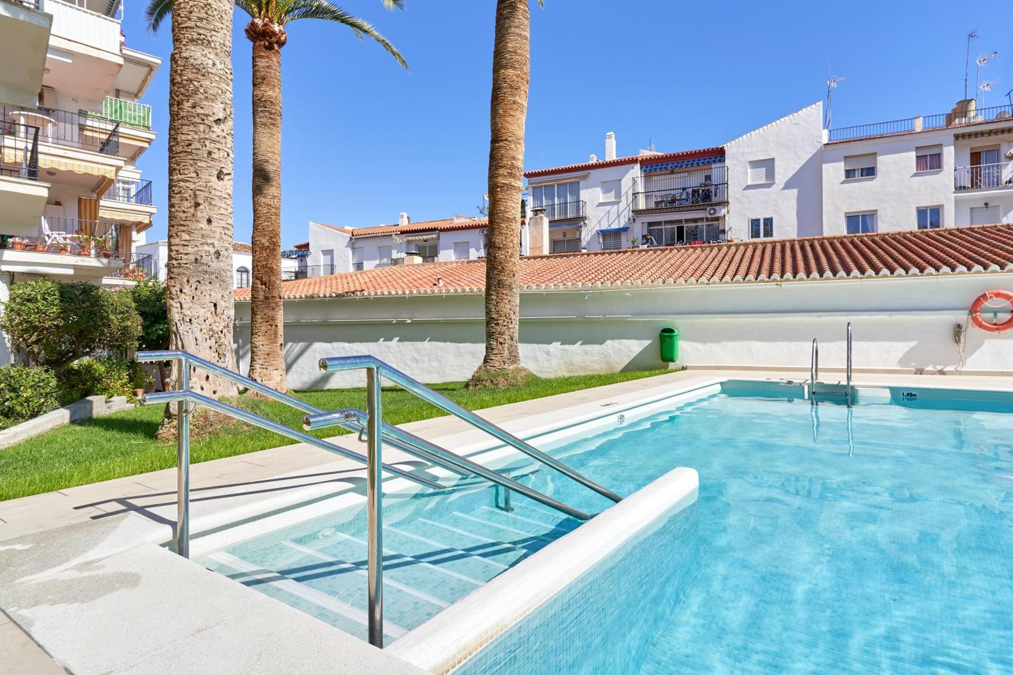 1 Bed Apartment With Sea View Nerja Eksteriør billede