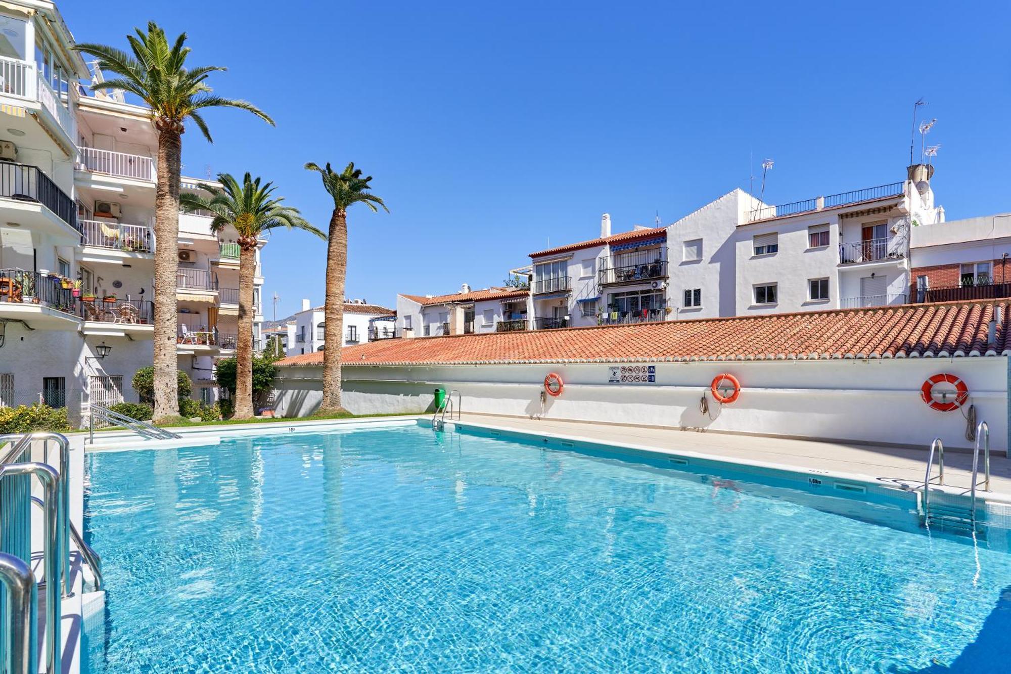 1 Bed Apartment With Sea View Nerja Eksteriør billede